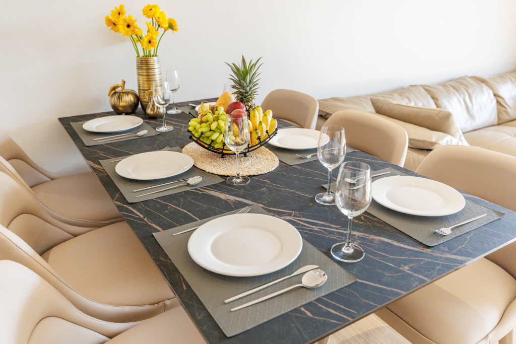 Апартаменты Luxurious 3bd near beachside