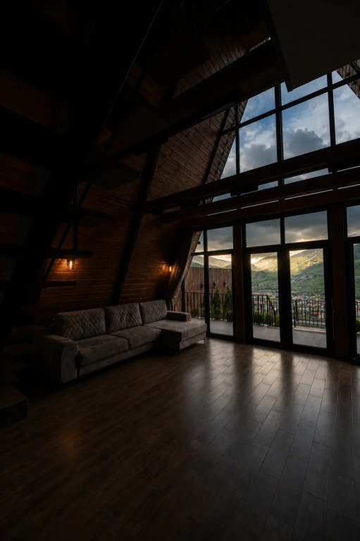 Частный дом в Горах с Бассейном