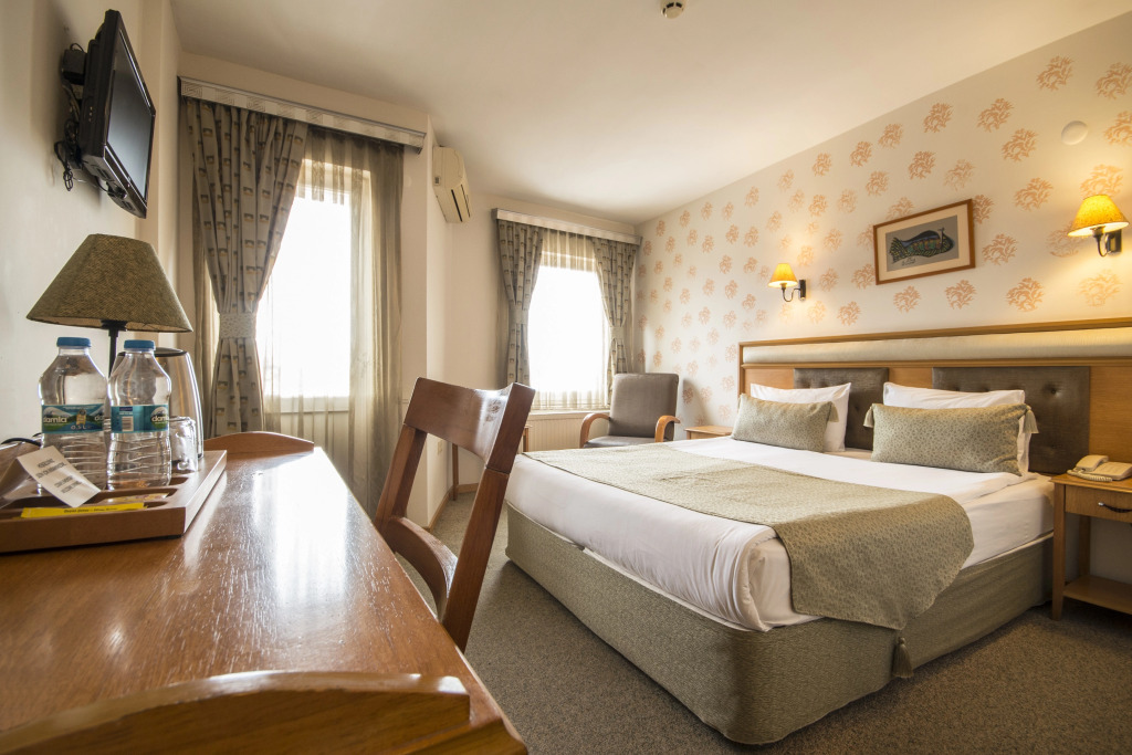 Çanak Hotel