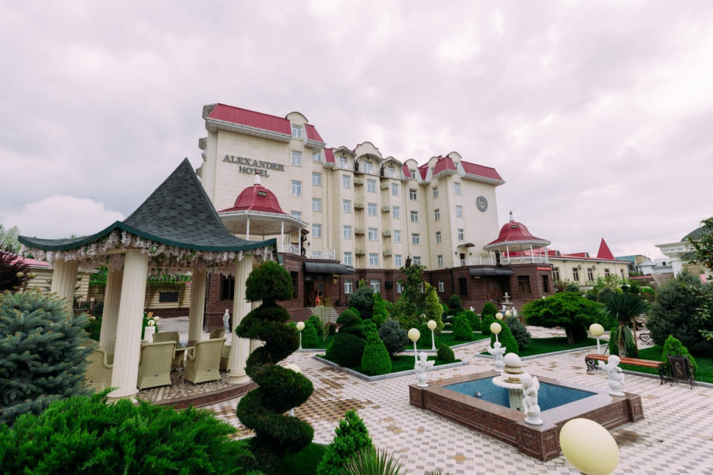 Alexander Hotel