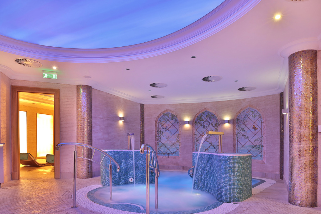 Retro Riverside Wellness Resort