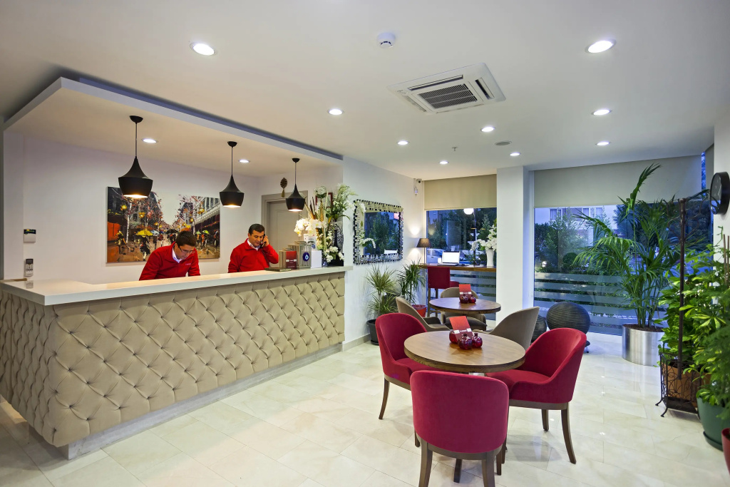 The Room Hotel & Apartments
