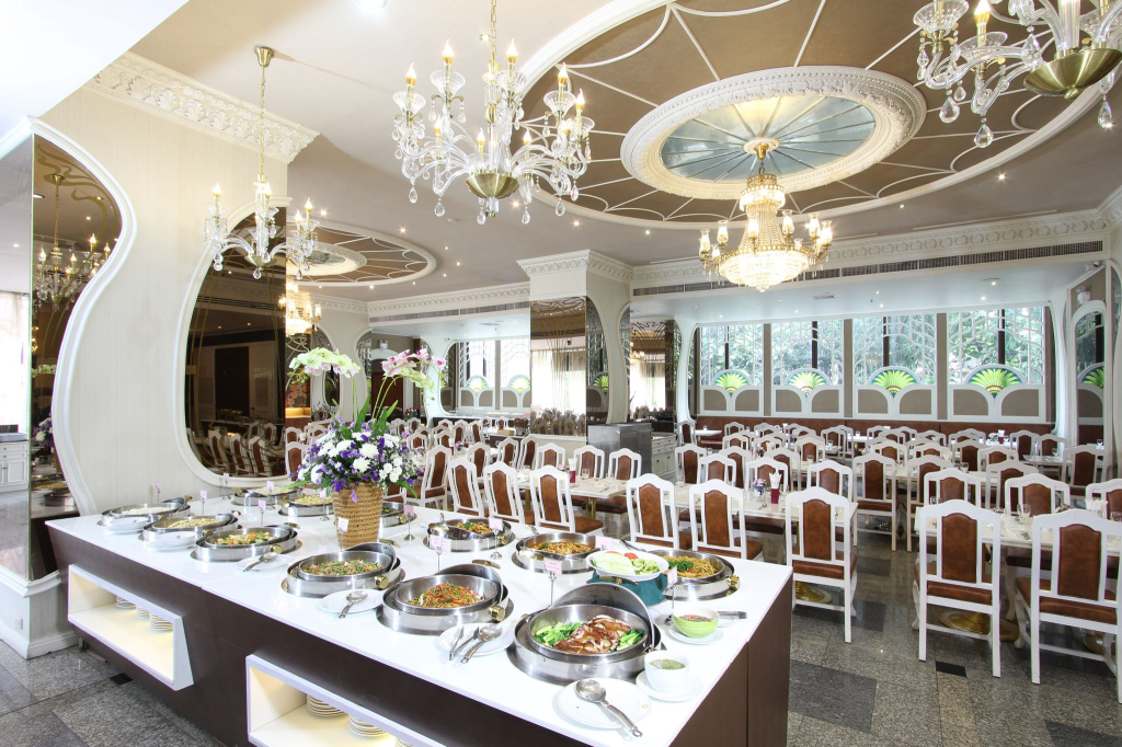 Royal Benja Hotel - Big Rooms, Family Friendly