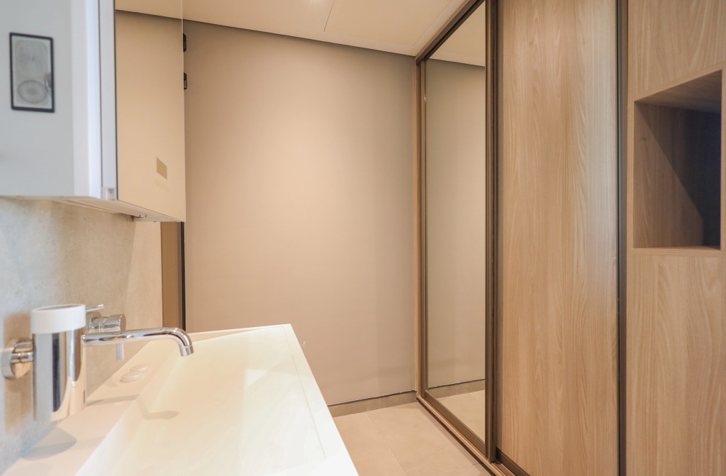 Апартаменты Elite LUX Holiday Homes - Luxurious 1BR Suite in Signature Livings JVC - Dubai