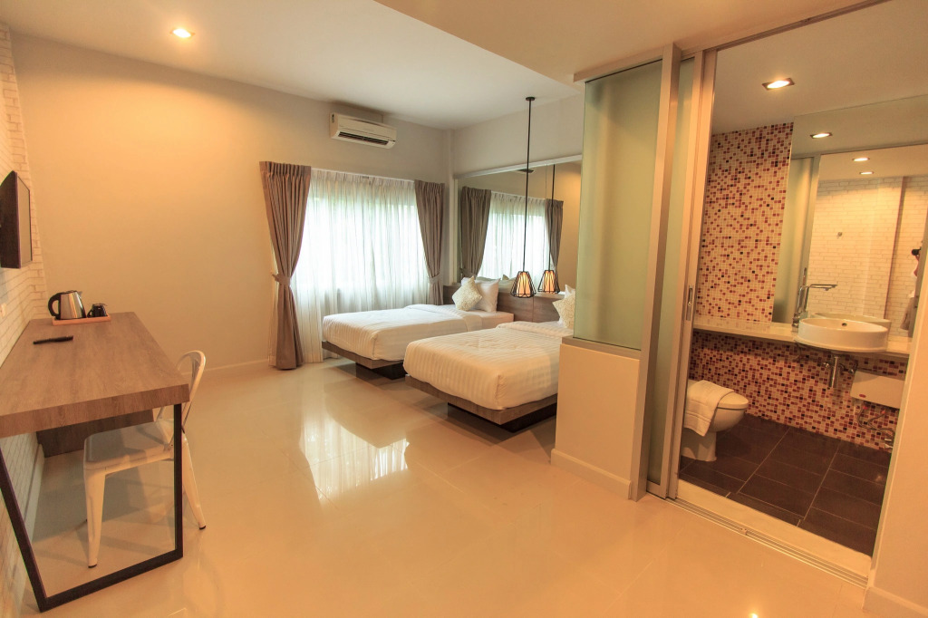 Отель Silla Loft Patong