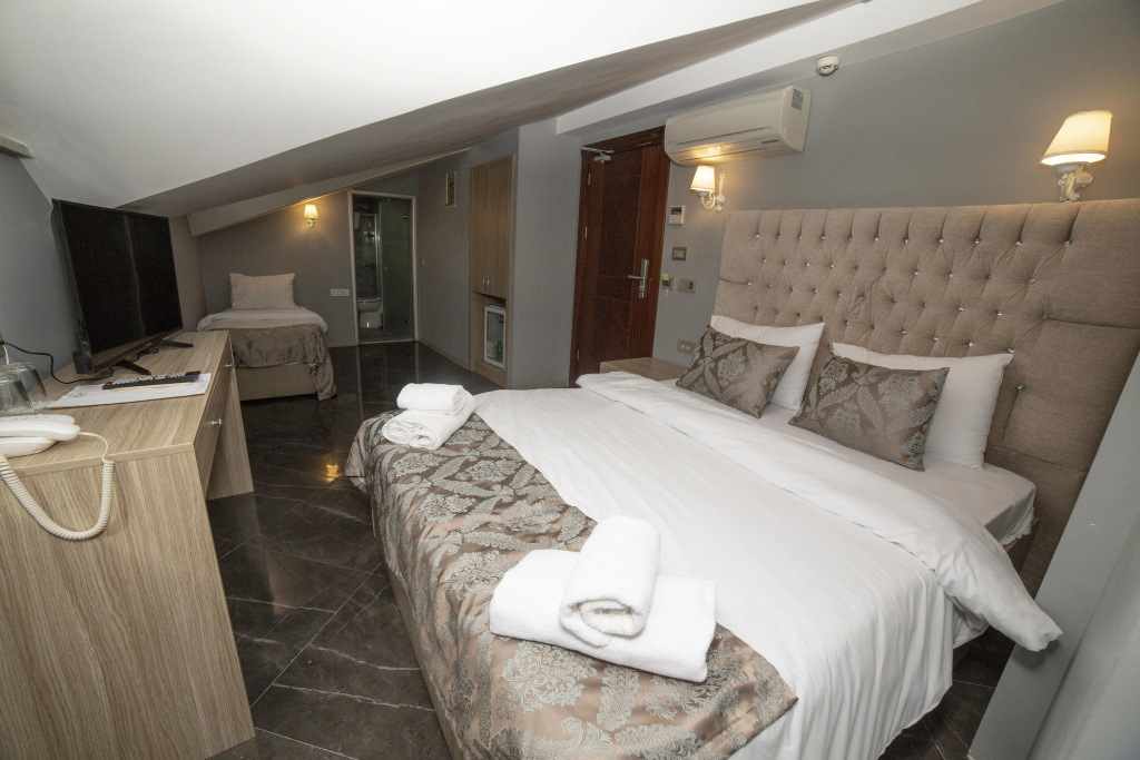 Отель HHK Hotel Downtown