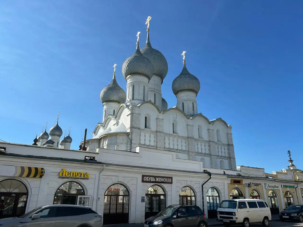 Частный дом Котедж на берегу озера Неро