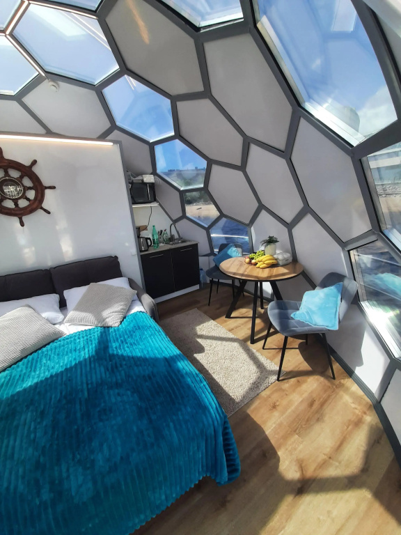 Nomer Romantika Dlya Vlyublyonnykh, Dizayn-Otel Na Dvoikh Na Vode, Khausbot Cherepakha Arkhelon-34 Mini-Otel