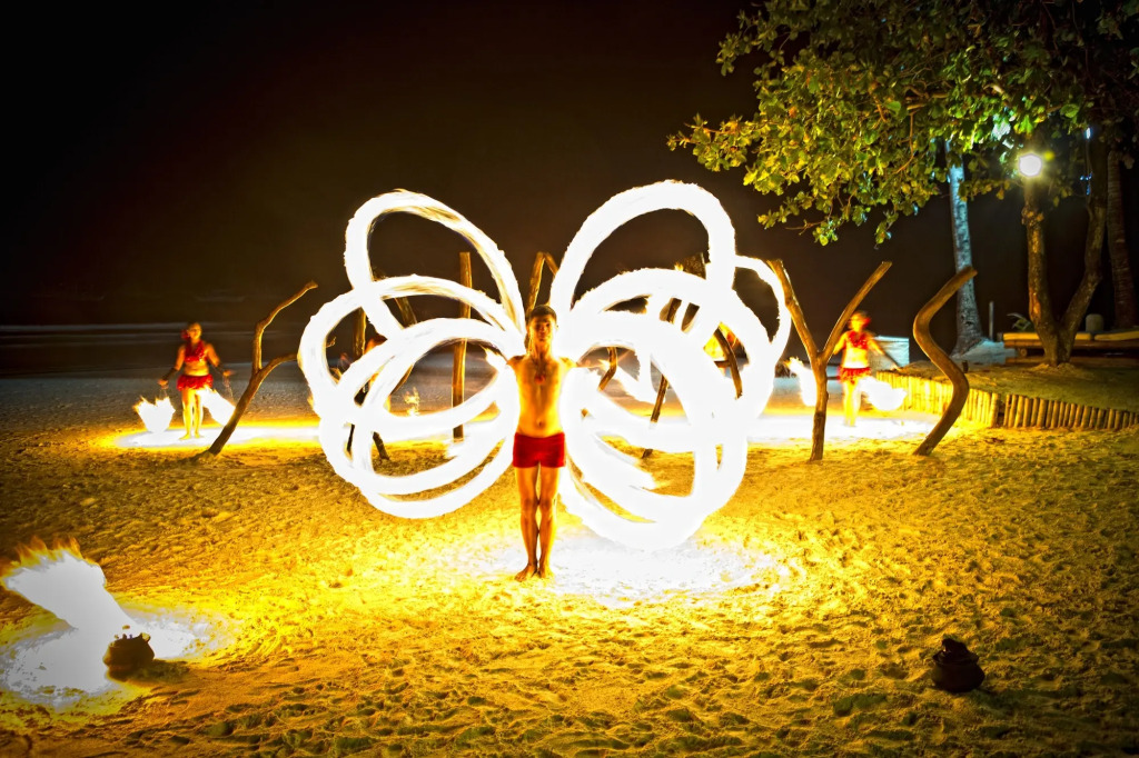 Отель Fridays Boracay Beach Resort