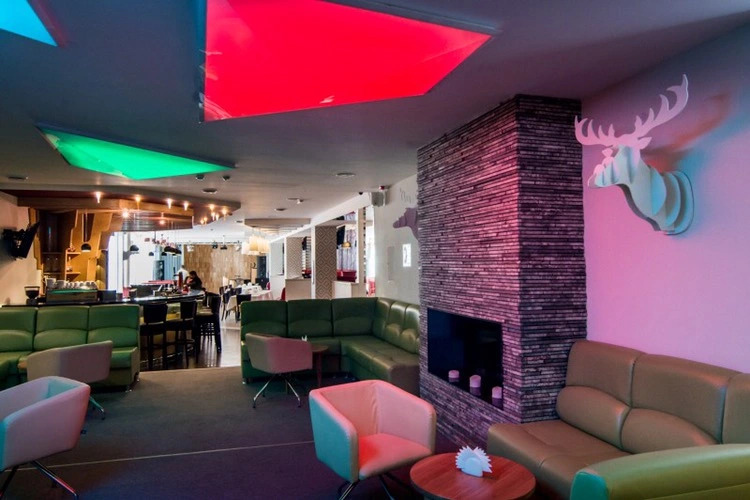 Ukraina Hotel