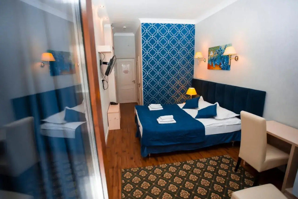 Aruna Hotel