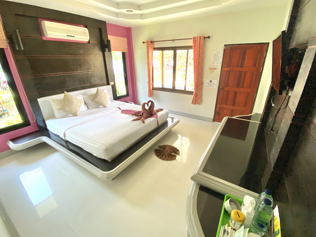 Lanta Emerald Bungalow