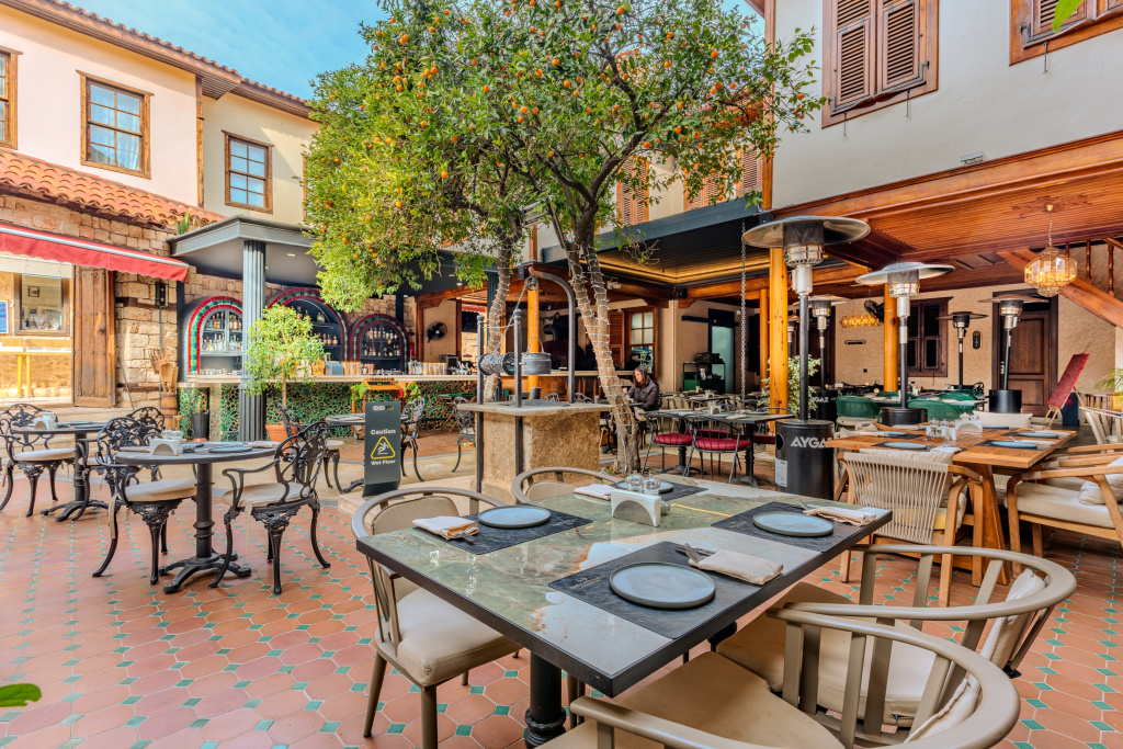 Отель Belmondo Suites