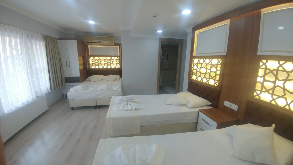 Grand Liza Hotel