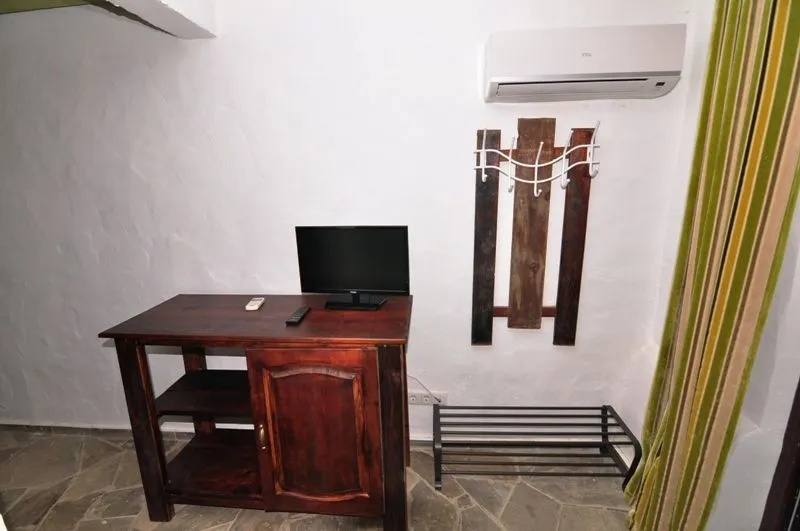 Alaku Hotel