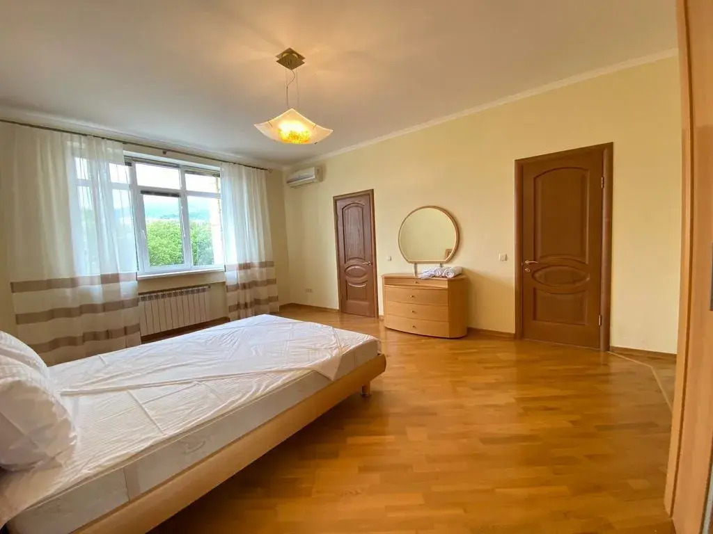 Квартира на Изумрудном Переулке 1