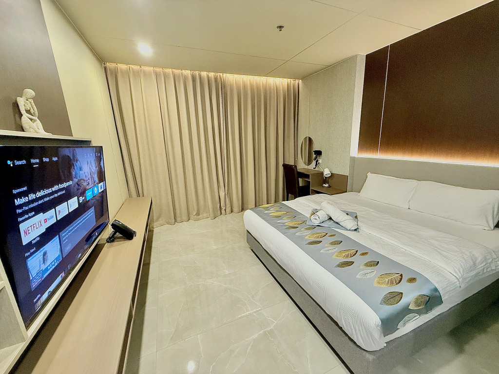 Skyport Hotel