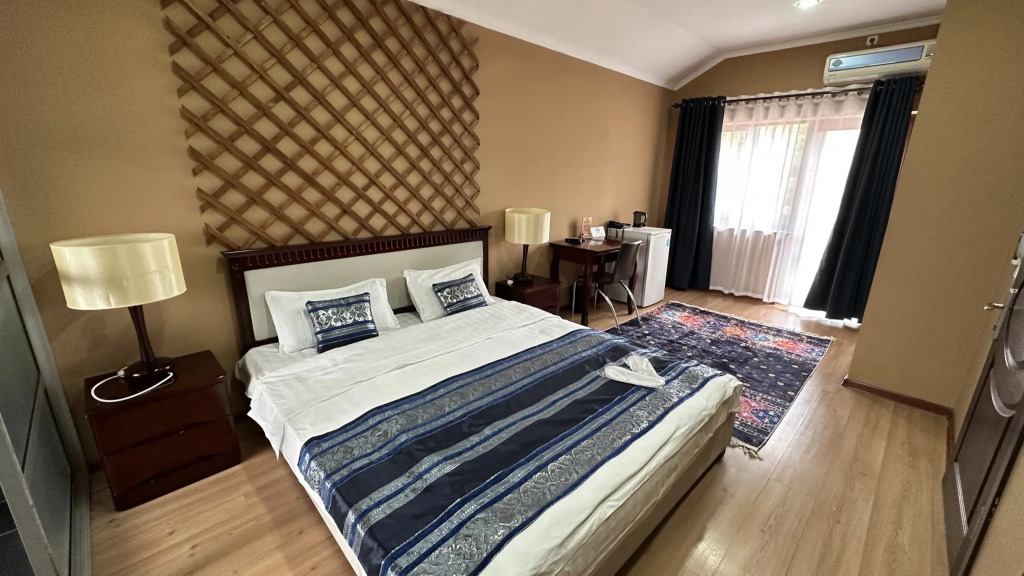 Tian-Shan Hotel