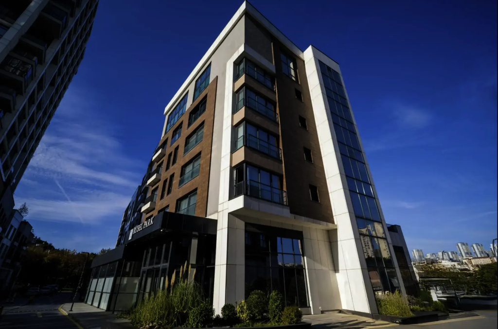 Апартаменты Rusel Park Residence