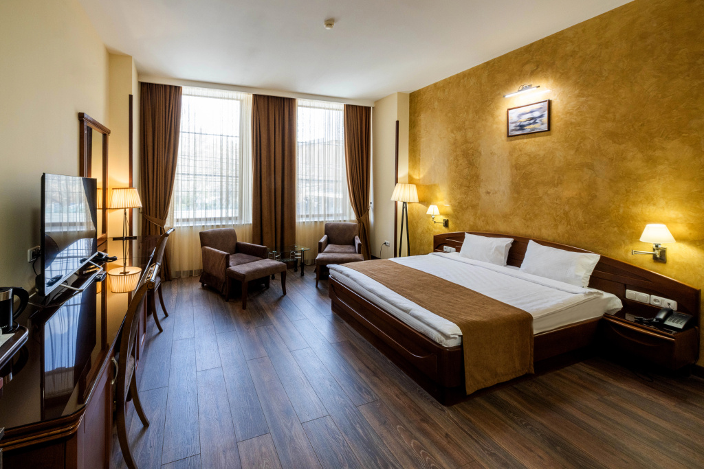 Ararat Hotel