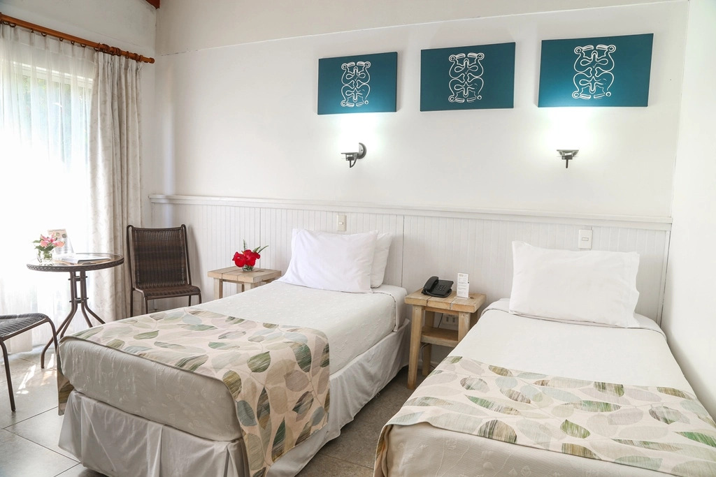Отель Easter Island Eco Lodge