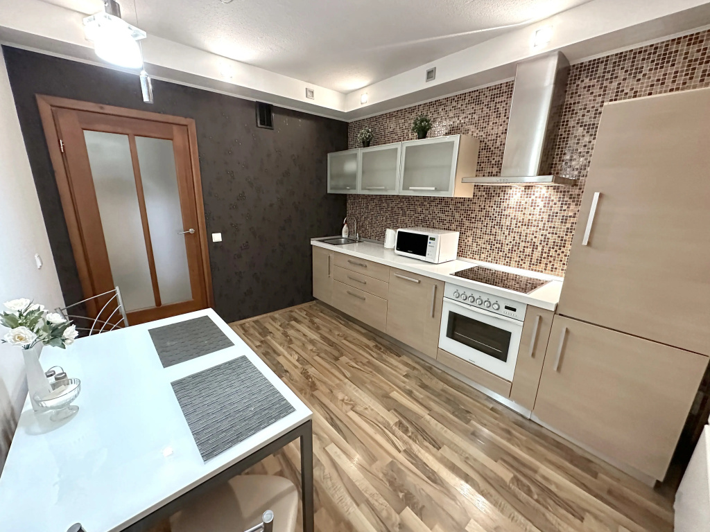 Квартира Шефская 103