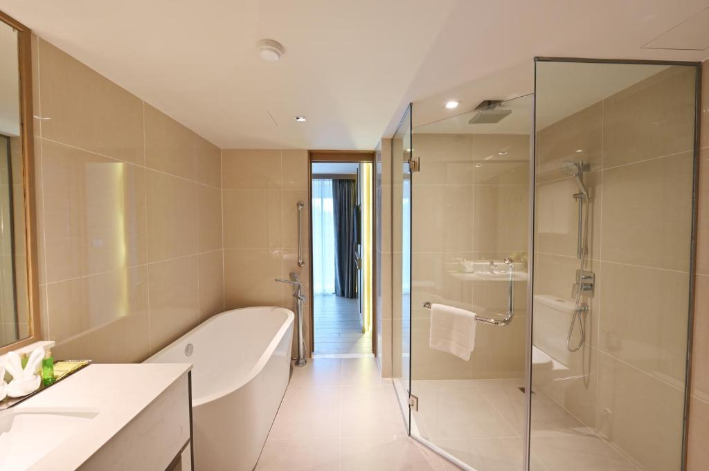M Pattaya Hotel - SHA Extra Plus