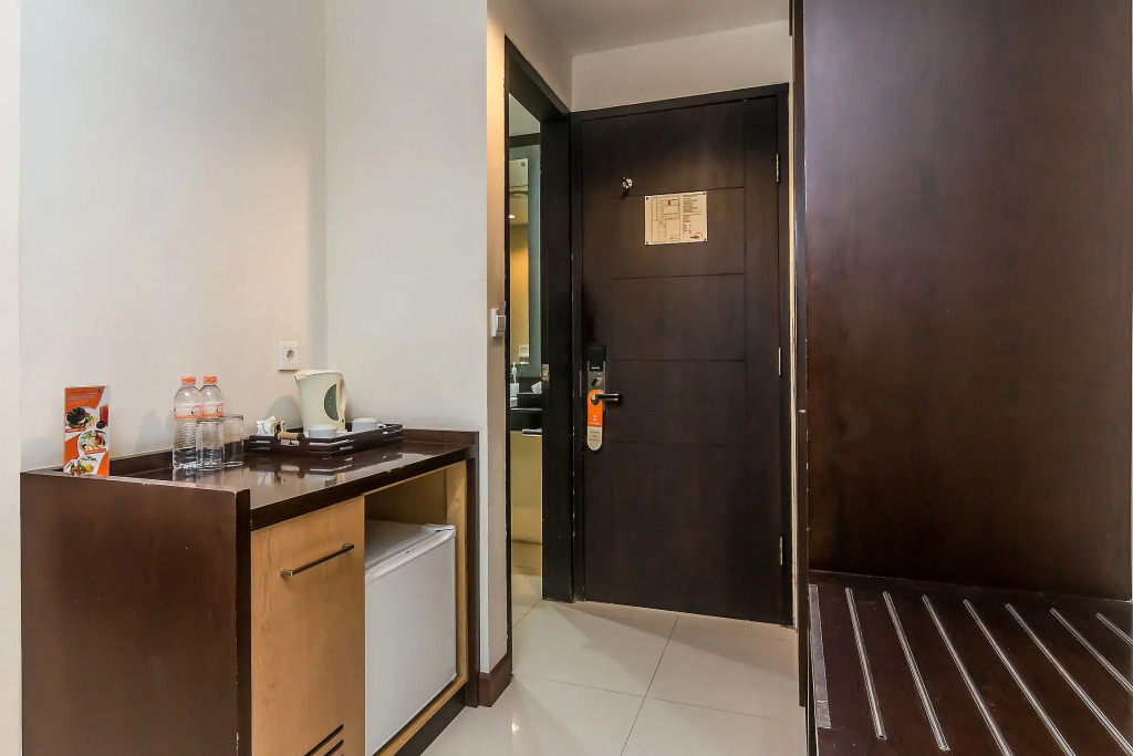 Отель ZEN Rooms Legian Dewi Sri