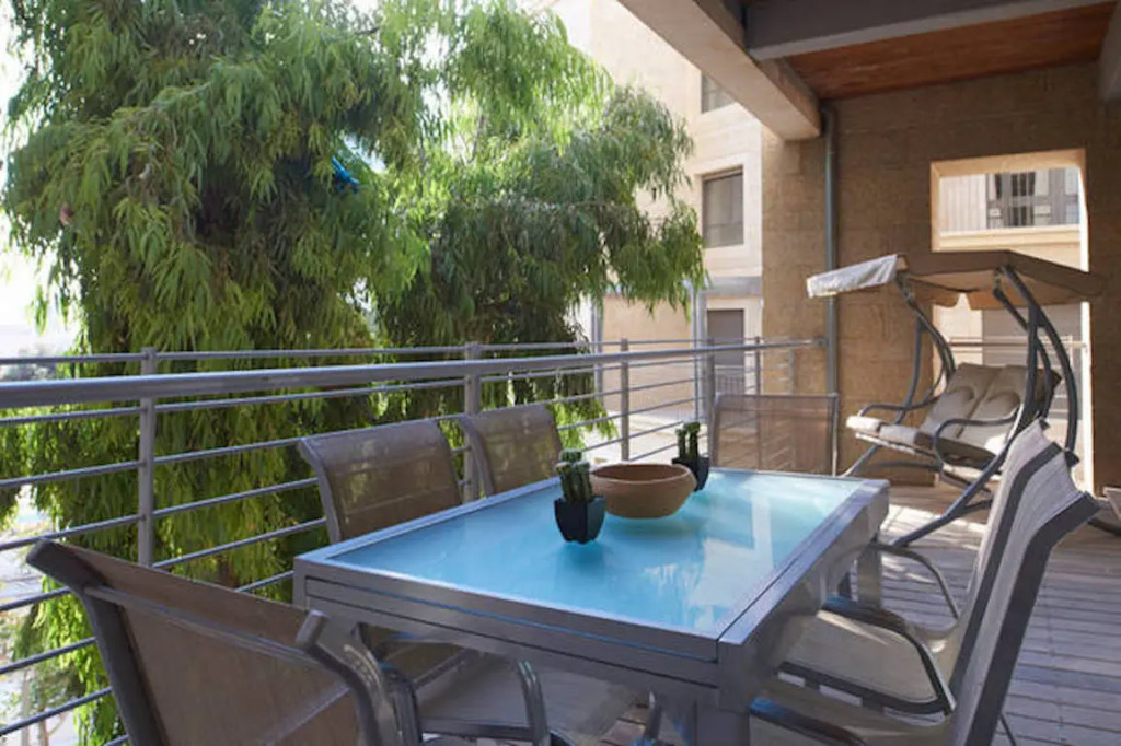 Апартаменты Quiet with Terrasse in City Center by FeelHome