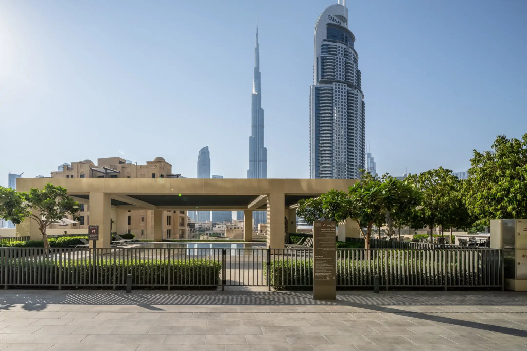 Apartments Burj Khalifa luxury 1BR apartment walk to Dubai Mall