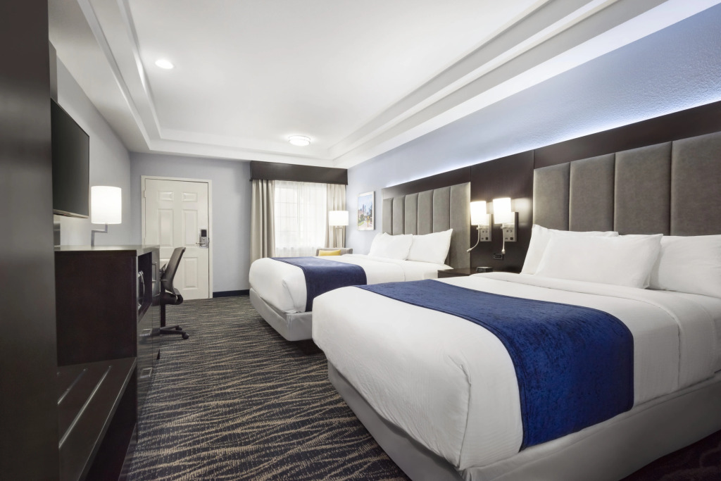 Days Inn & Suites by Wyndham Houston Hobby Airport