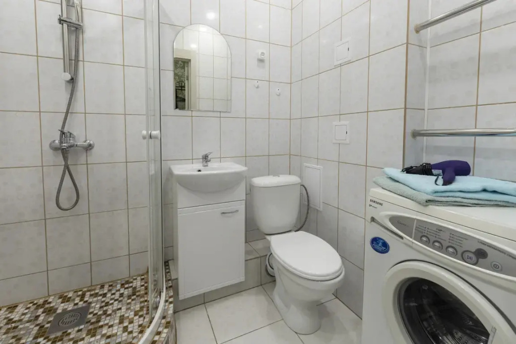 Prince Apartments С129