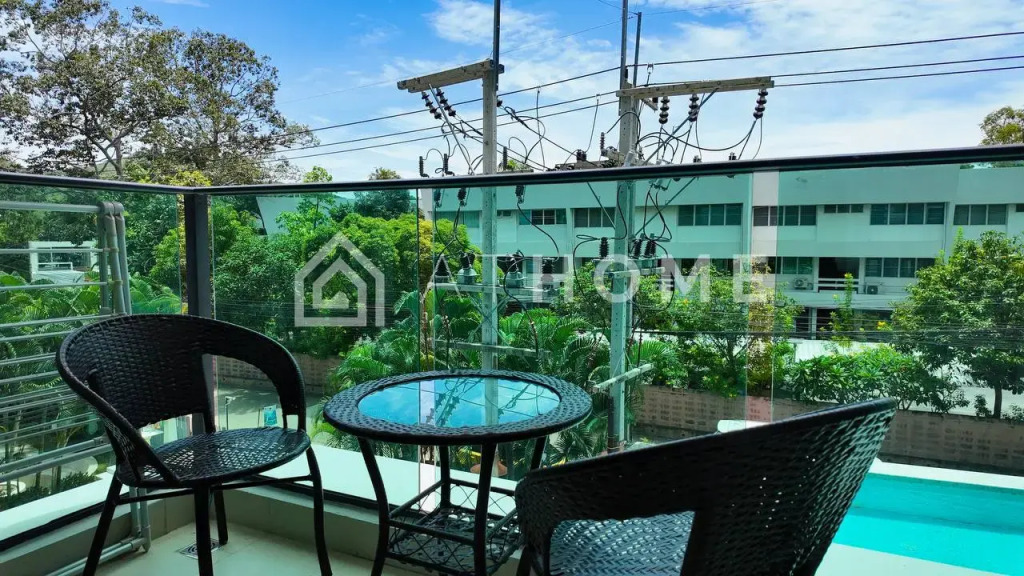 Апартаменты The Breeze Condominium