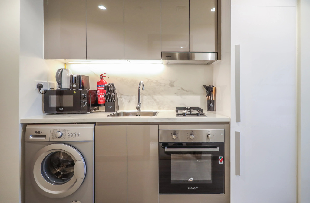 Apartments Elite Lux Holiday Homes - Contemporary Comfort – Studio in Azizi Riviera