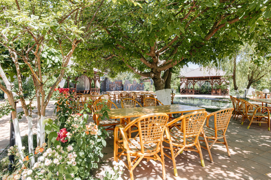 Charos Family Resort