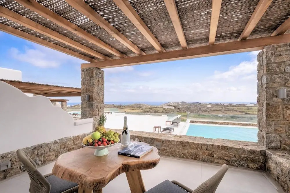 Legendary Suites Hotel