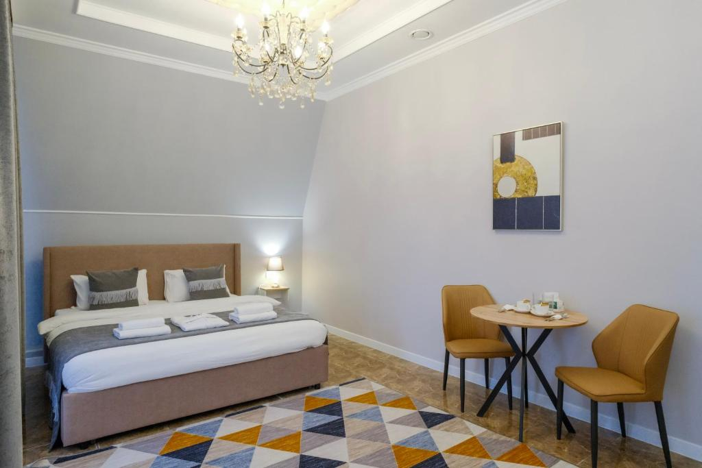 AVANT Hotel