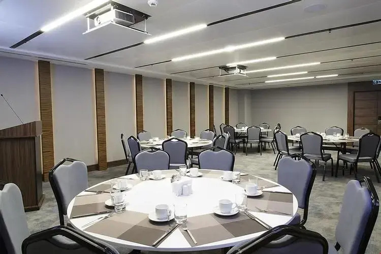 Bof Hotels Business