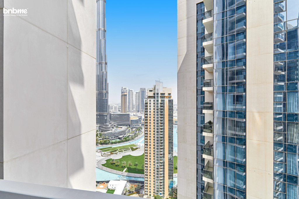 Апартаенты Bnbmehomes | Modern 2BR Treasure nr Dubai Fountain - 3302