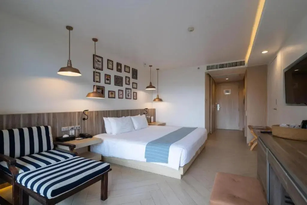 Mayaana Beach Resort Pattaya - Formerly Golden Tulip Pattaya Beach Resort