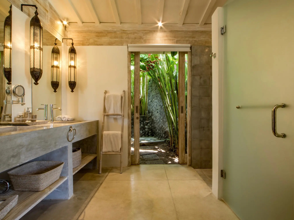 Villa Mannao by Villa Finder