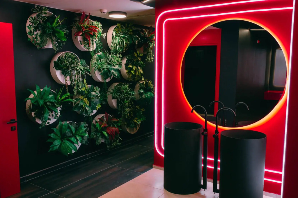 Meta Business Hotel By King David