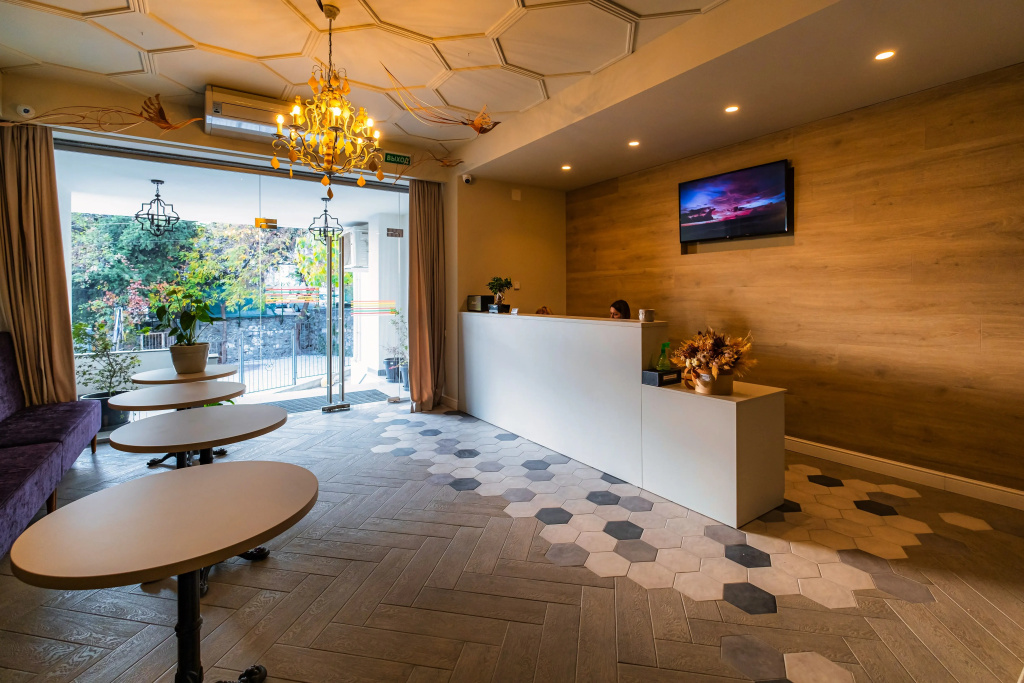 Seven Hotel