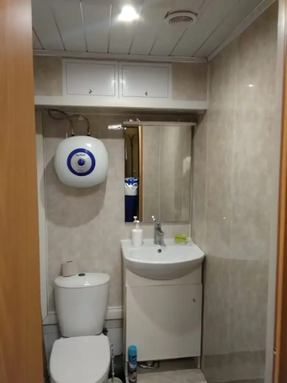 Uyut Hostel