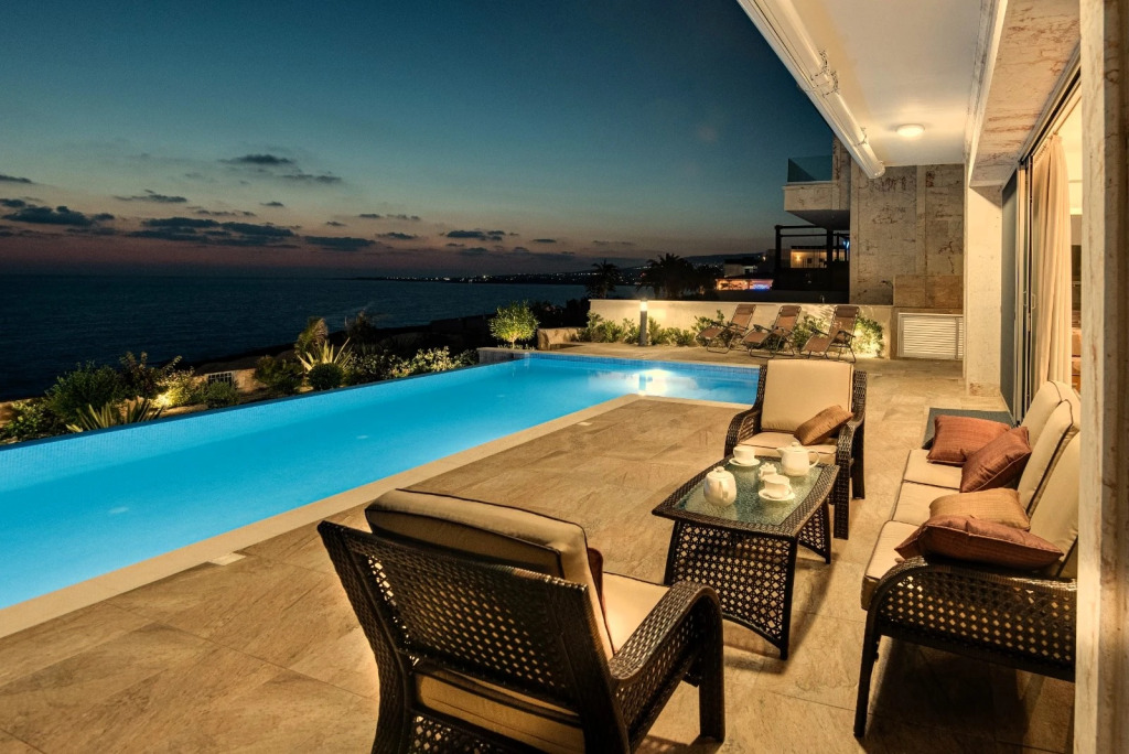Olymp Luxury Villa D - Luxury Escape with Direct Beach Access and Unique Sunsets