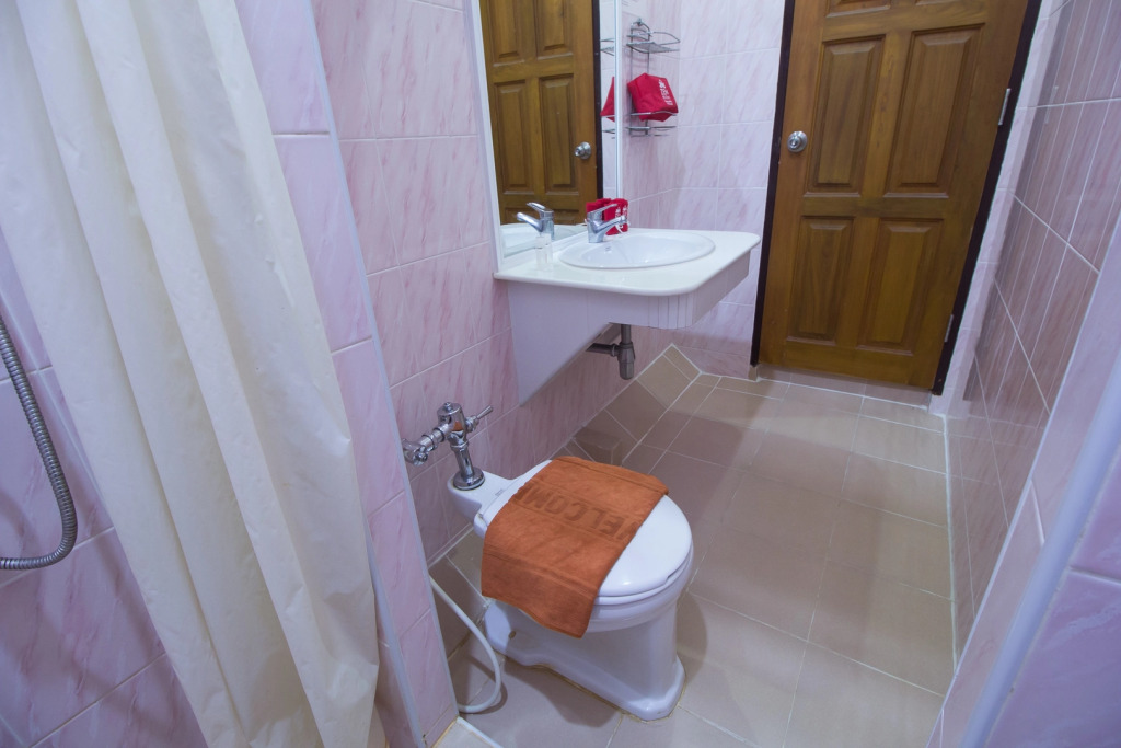 Отель ZEN Rooms Petchburi 11 Pratunam