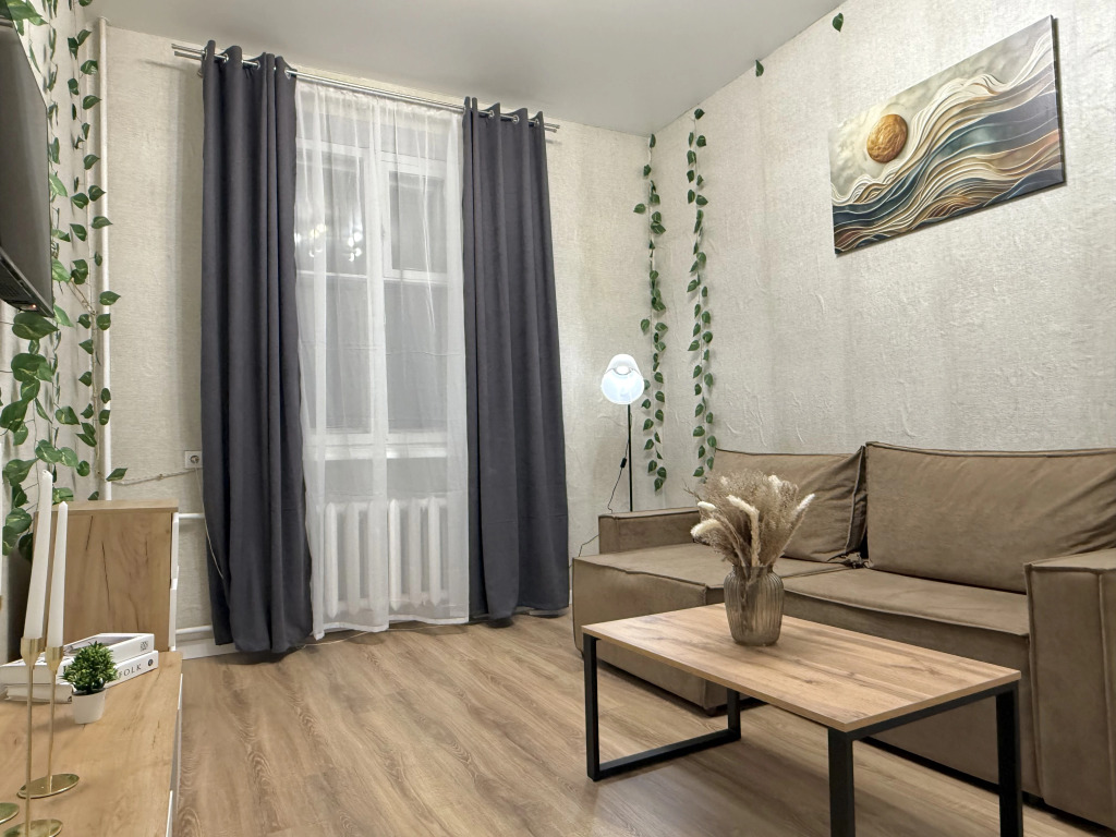 Ryadom S Krasnoy Ploschadyyu Flat