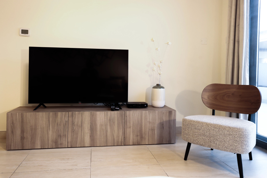Elite LUX Holiday Homes - Spacious 1 BR Near Metro Station in Al Furjan Dubai