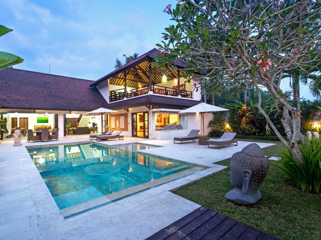 Villa Candi Kecil Empat by Villa Finder