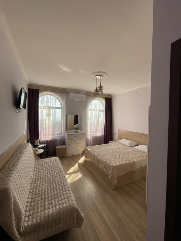 Decca Hotel
